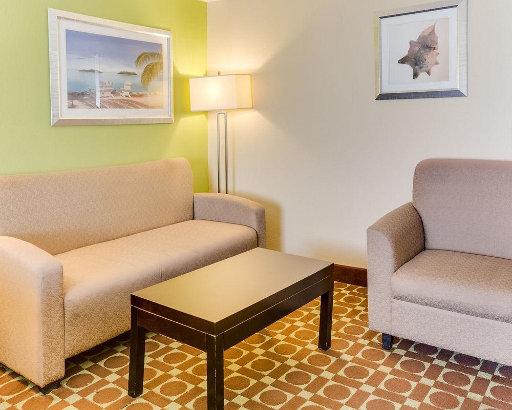 Garner Hotel Virginia Beach North By Ihg Εξωτερικό φωτογραφία